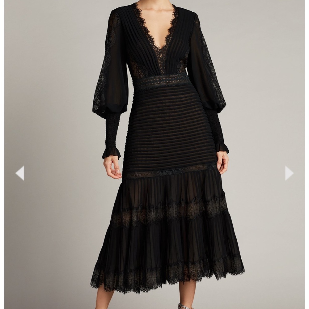 New with tags Tadashi Shoji Nyssa Bishop Sleeve Dress